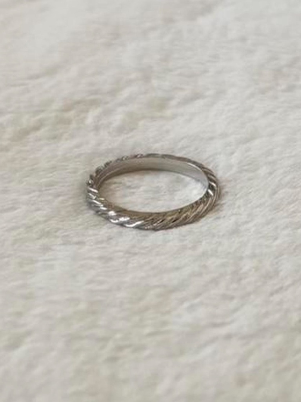 5/$15 🩷 MUST BUNDLE Silver Twisted Band Ring - Silver - Picture 3 of 4